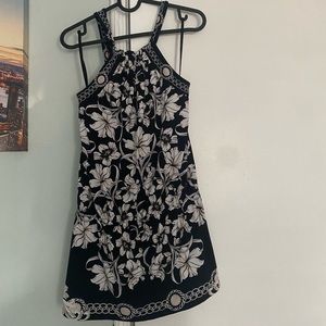 ❤️❤️ WHBM White House Black Market Floral Halter Shirt